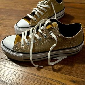 Platform Converse 💛